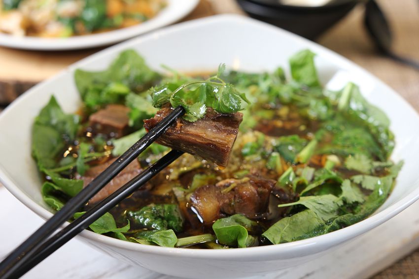 上海紅燒牛肉面 - Braised Beef Noodle Soup